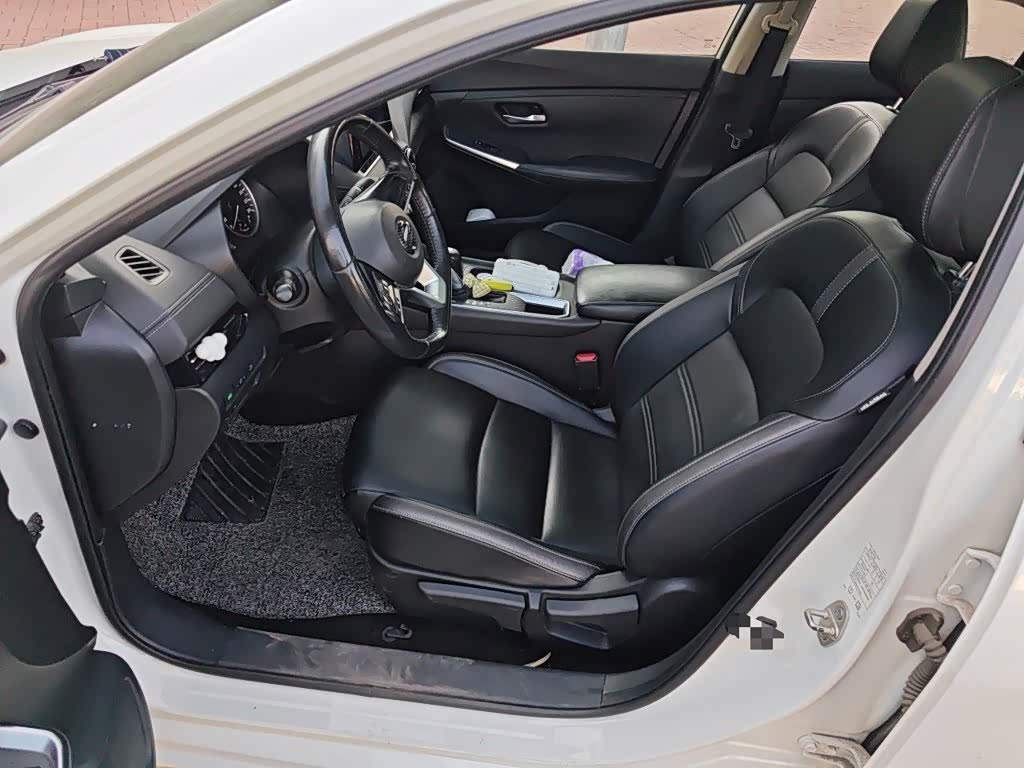 Nissan Sylphy 1.6 л 2021 г. Белый, пробег 49700 км