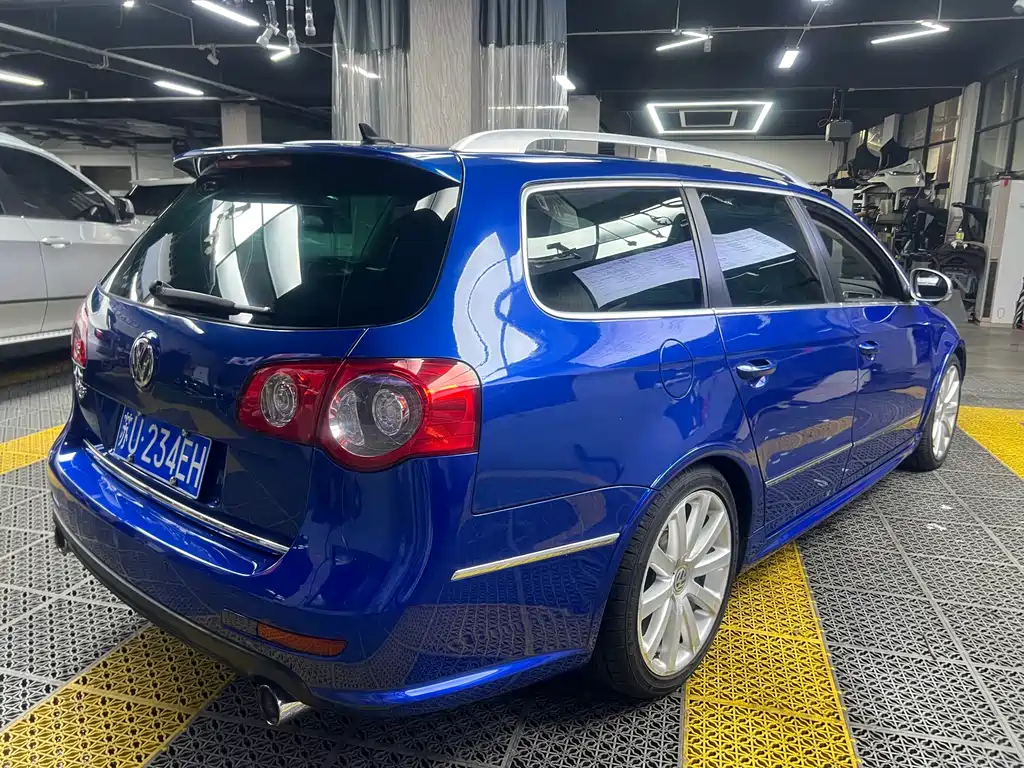 Volkswagen Passat 2008 R36