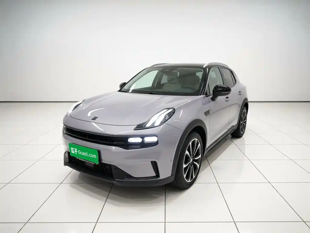 Lynk & Co 06