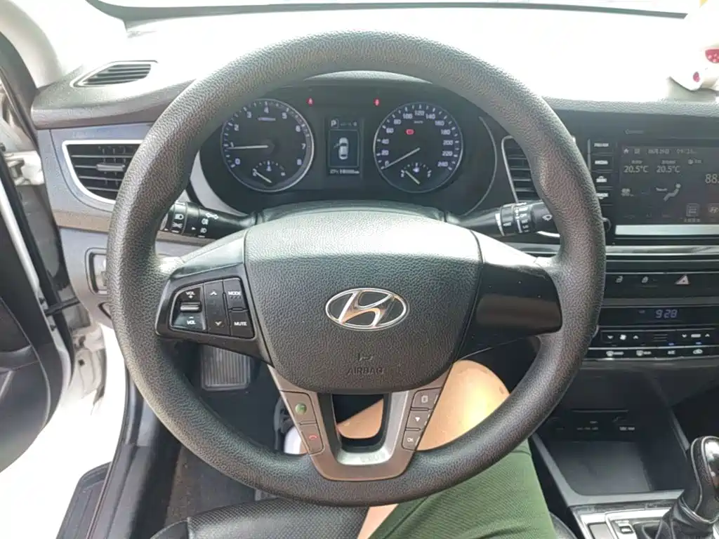 Hyundai Mistra — миниатюра 11