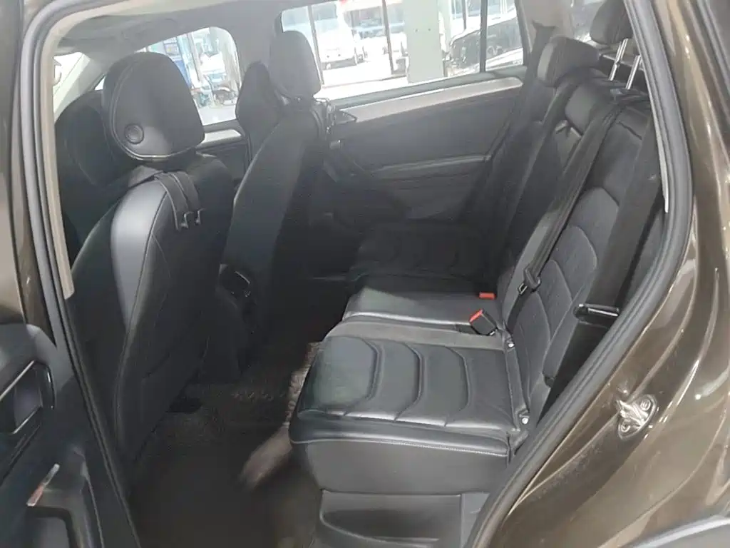 Volkswagen Tiguan L — миниатюра 17