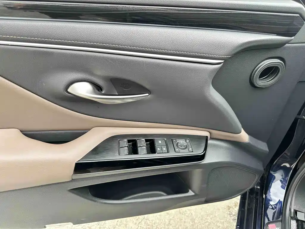 Lexus ES — миниатюра 21