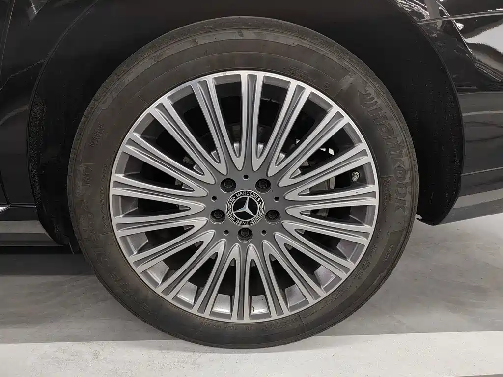 Mercedes-Benz E-Class — миниатюра 14