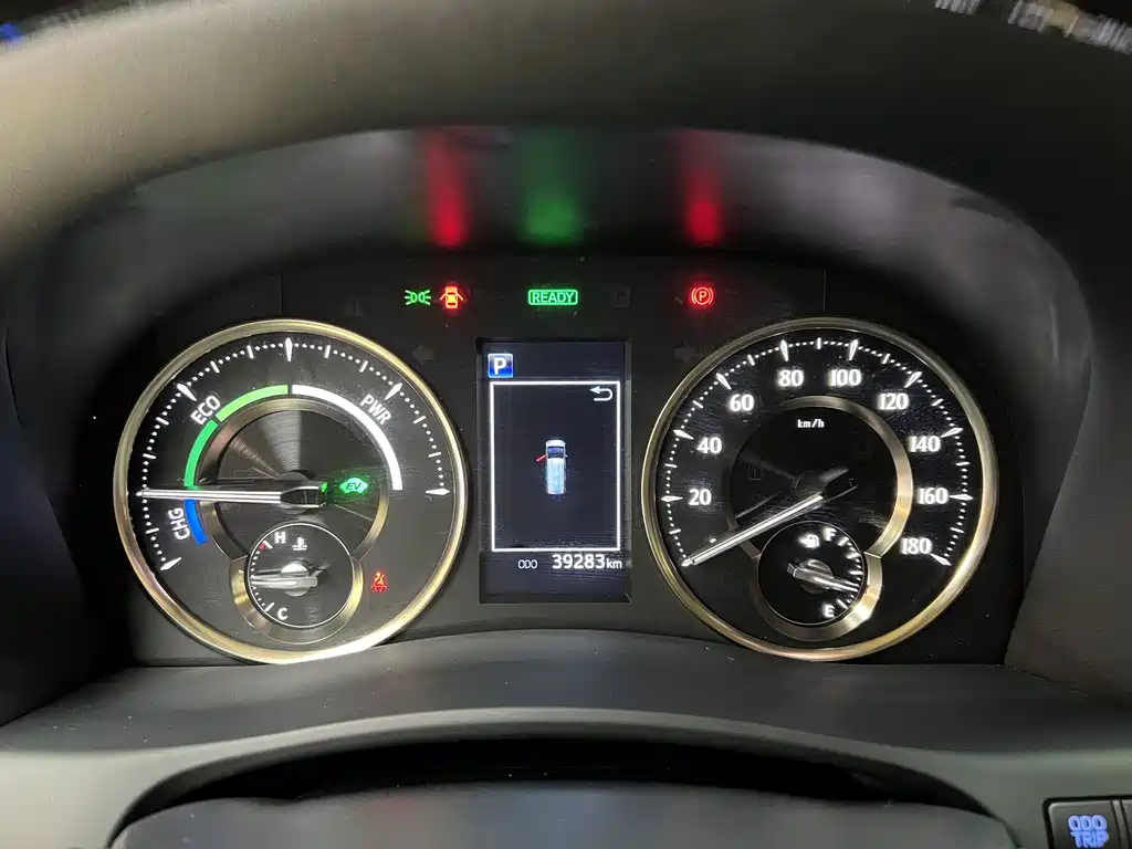 Toyota Alphard — миниатюра 6