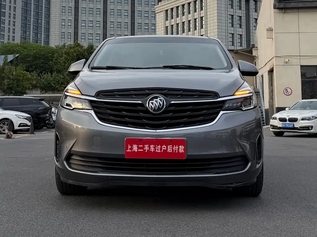 Buick GL8 — миниатюра 2