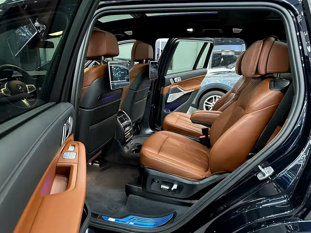 BMW X7 — миниатюра 7