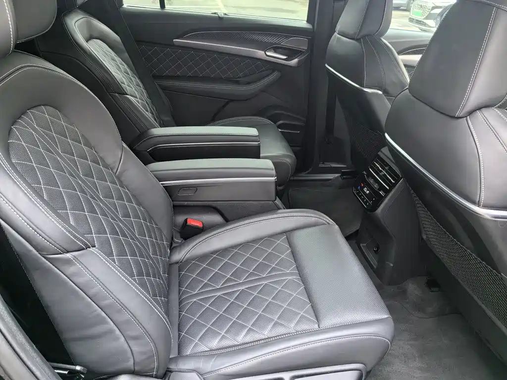 Audi Q6 — миниатюра 6