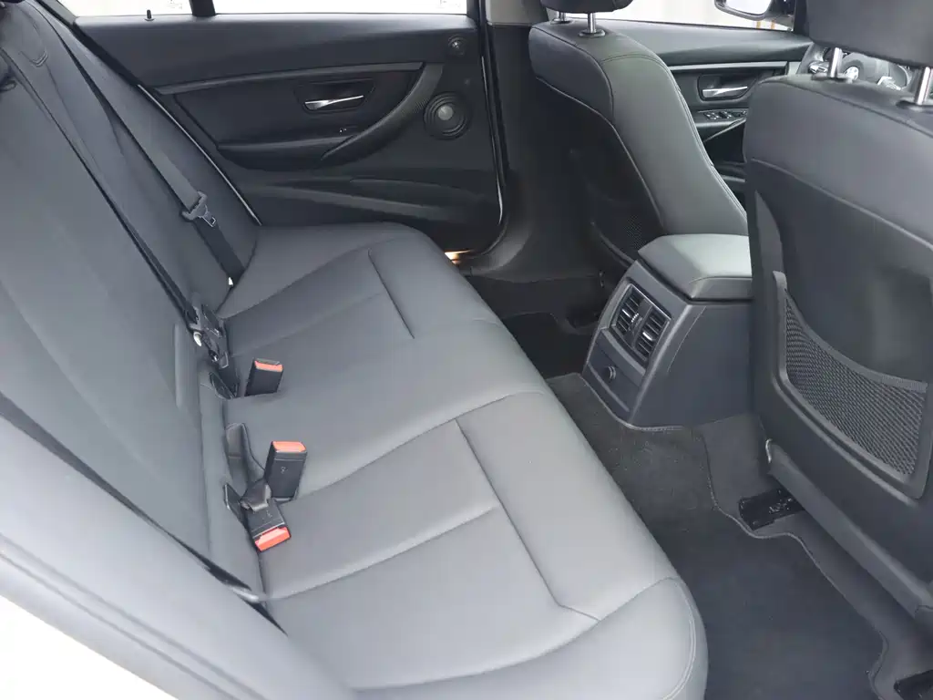 BMW 3 Series — миниатюра 12