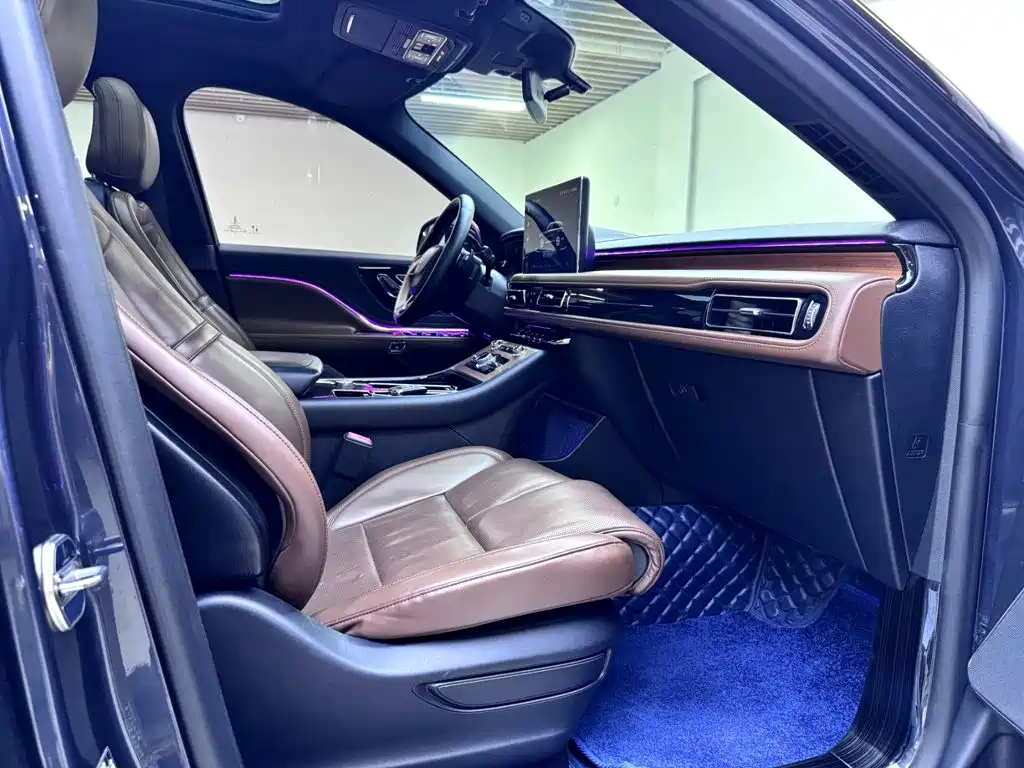 Lincoln Aviator — миниатюра 11