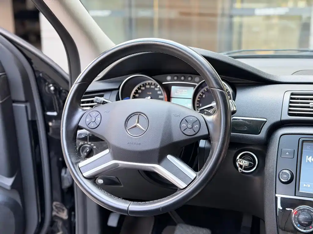 Mercedes-Benz R-Class — миниатюра 8