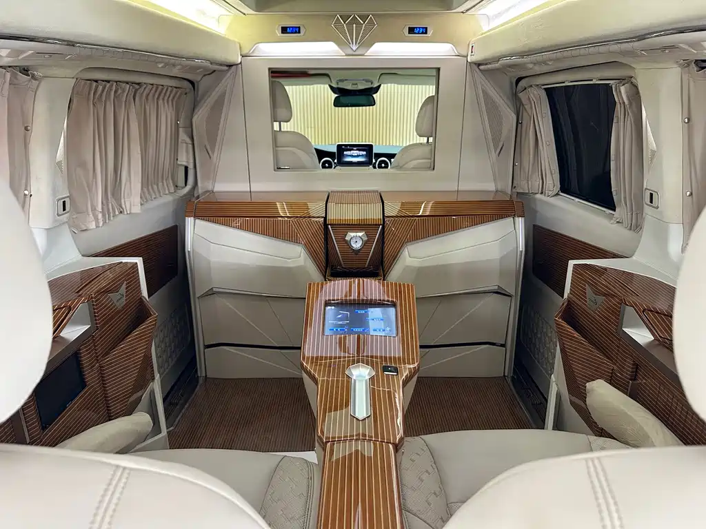Mercedes-Benz V-Class — миниатюра 18
