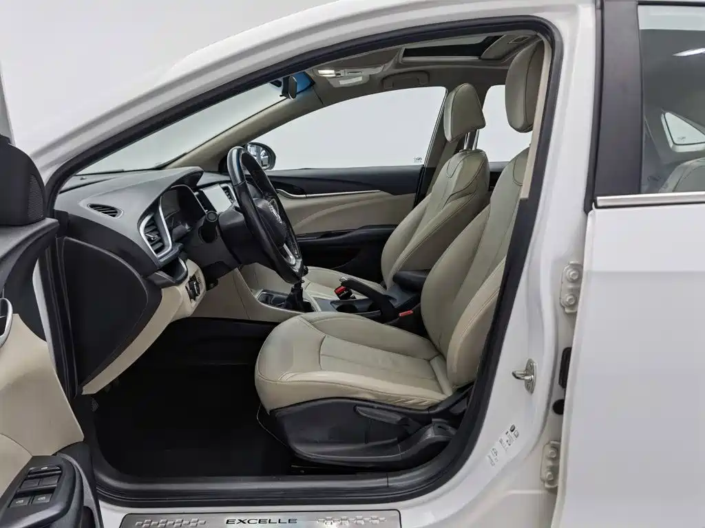 Buick Excelle — миниатюра 10