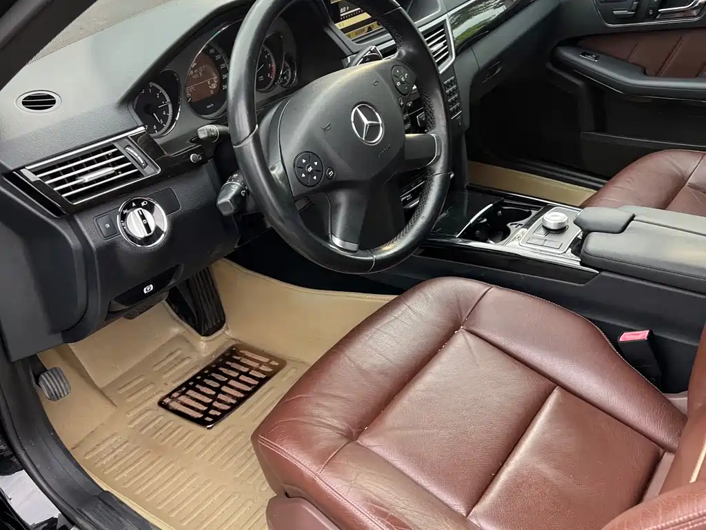 Mercedes-Benz E-Class — миниатюра 7