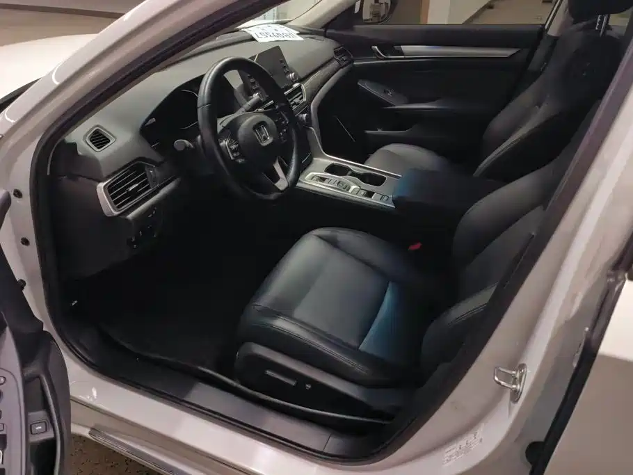 Honda Accord — миниатюра 9
