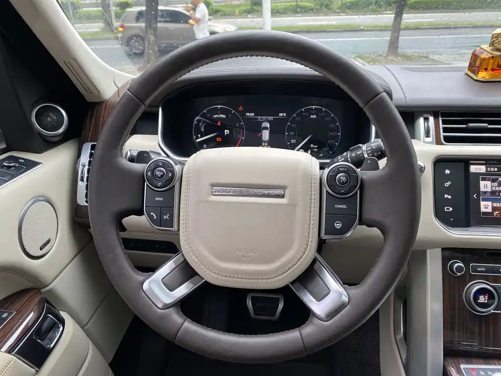 Land Rover Range Rover — миниатюра 13