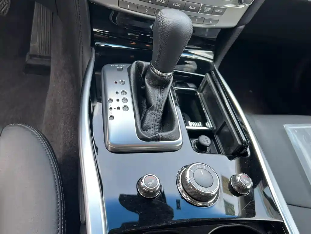 Infiniti Q70 — миниатюра 10