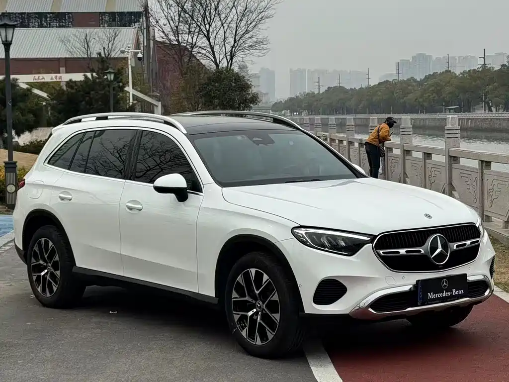 Mercedes-Benz GLC 2023