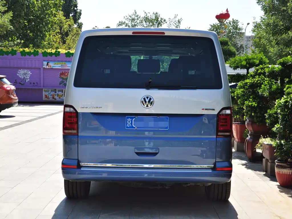 Volkswagen Multivan — миниатюра 5
