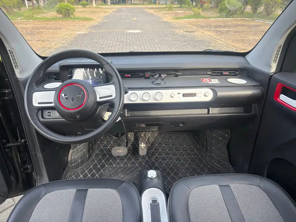 Wuling MINIEV — миниатюра 6