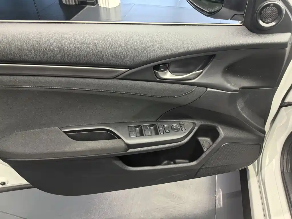 Honda Civic — миниатюра 7