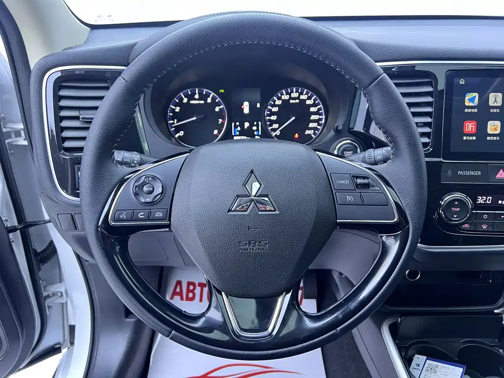 Mitsubishi Outlander — миниатюра 11