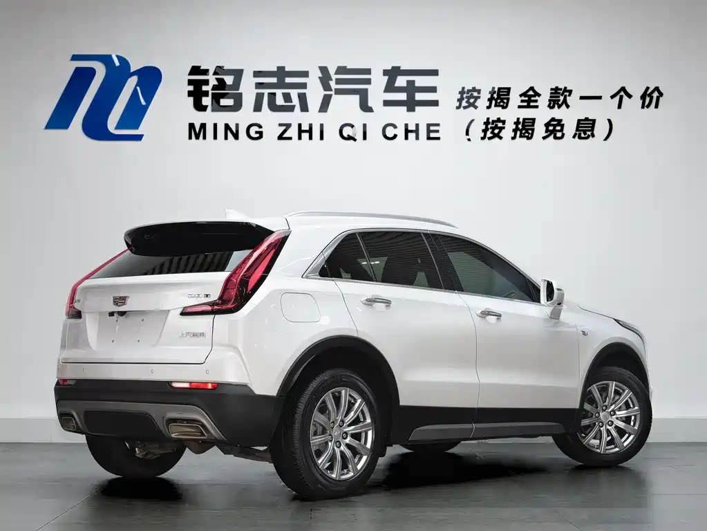 CADILLAC XT4
