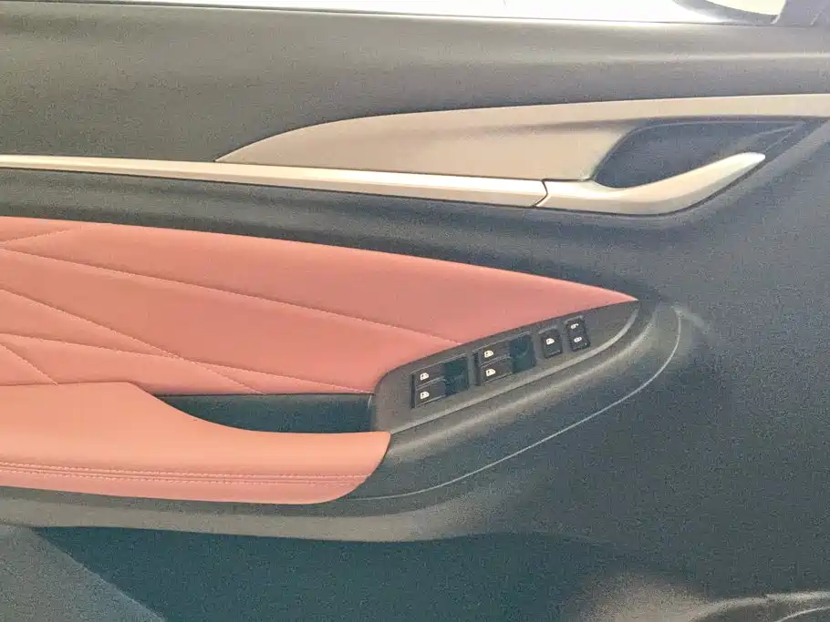 Changan Eado — миниатюра 7