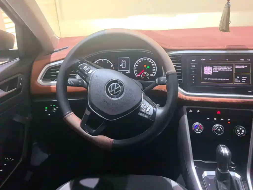 Volkswagen T-Roc — миниатюра 11