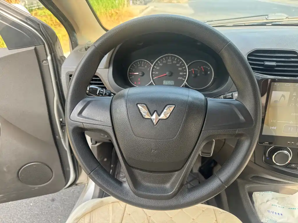 Wuling Hongguang — миниатюра 16