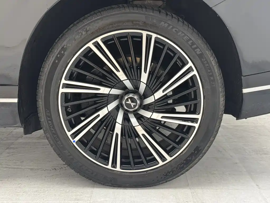 XPeng G9 — миниатюра 8