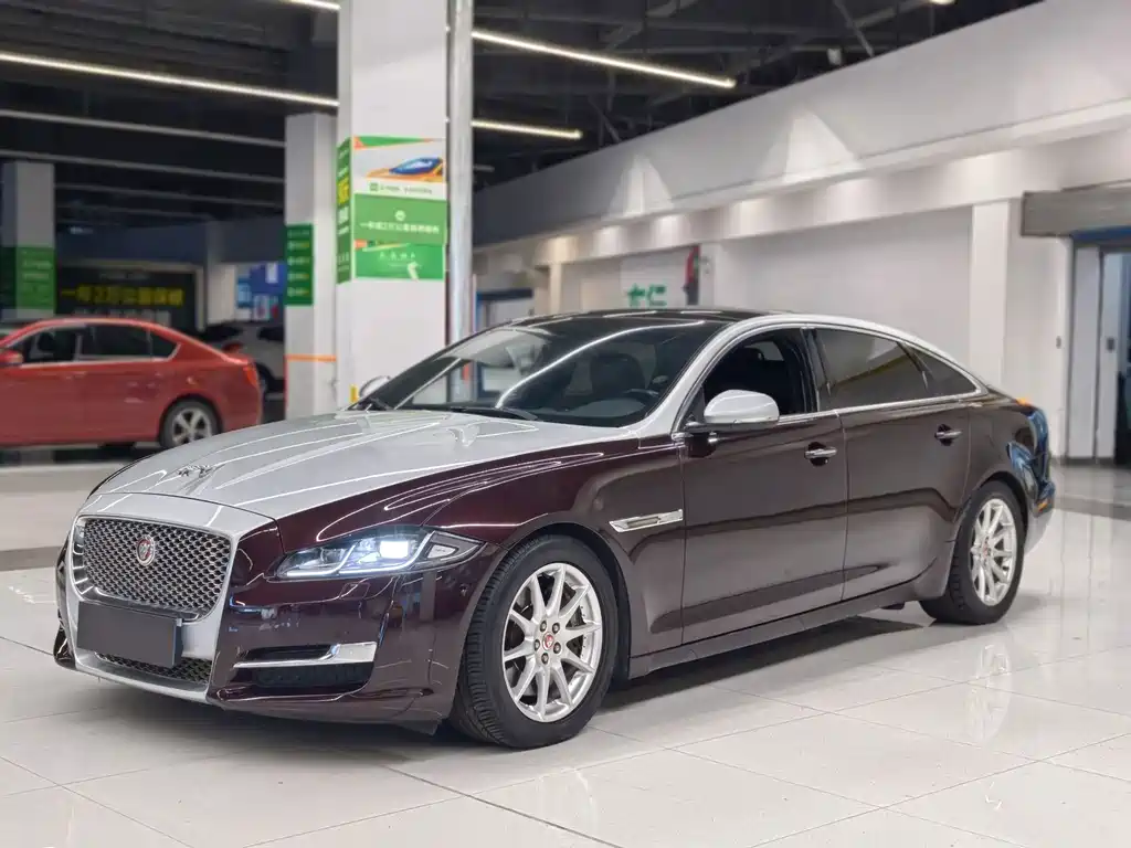 Jaguar XJ