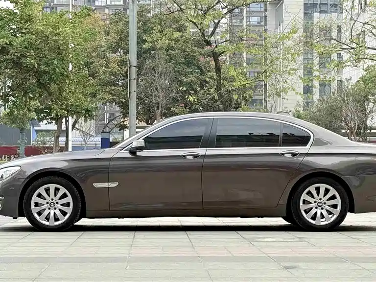 BMW 7 Series 7 2013 730Li Lead
