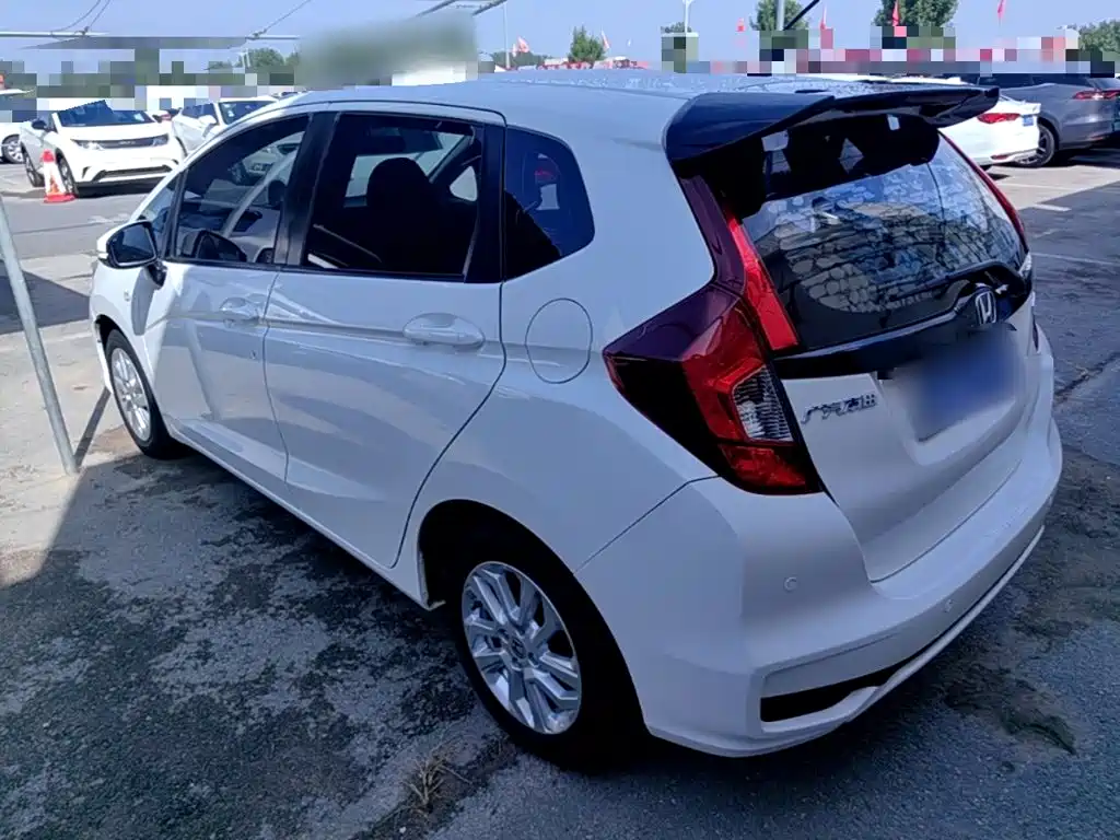 Honda Fit — миниатюра 5