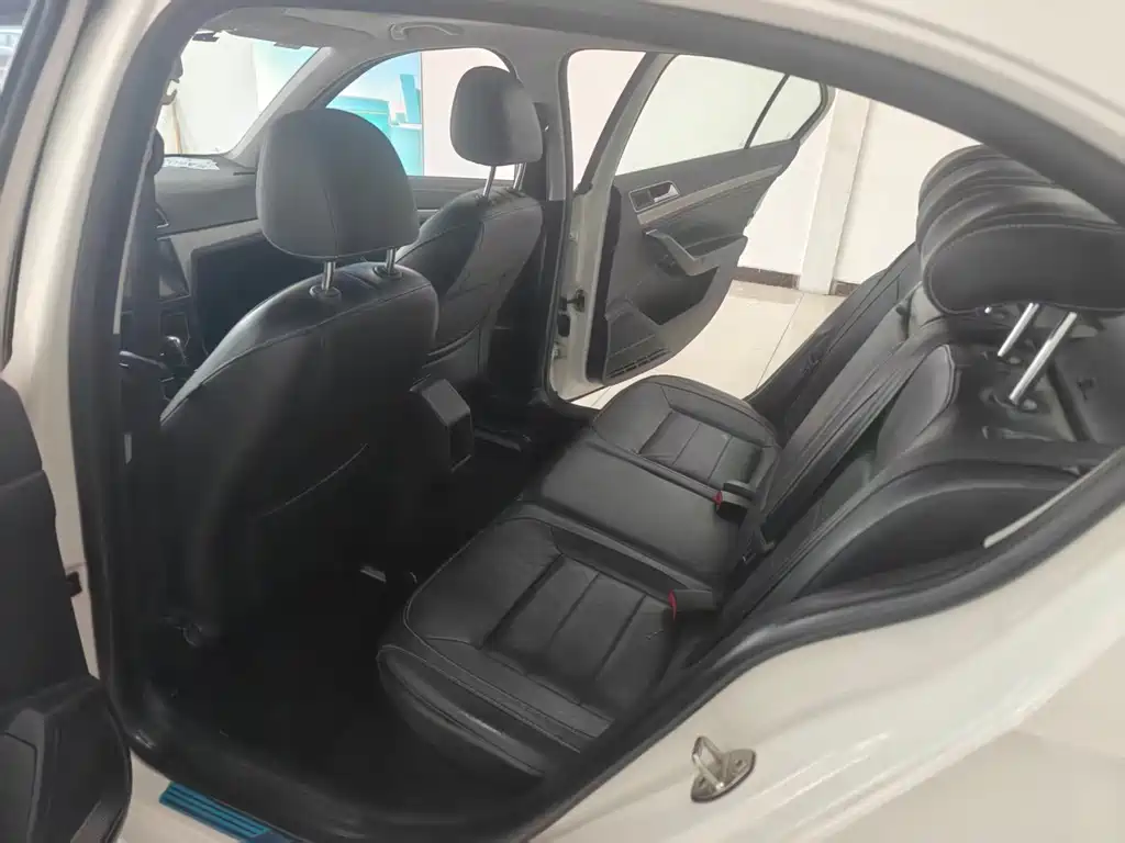 Volkswagen Lavida — миниатюра 10