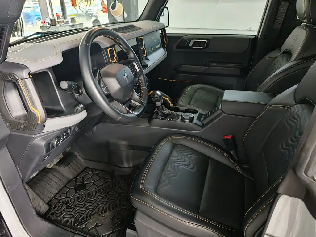 Ford Bronco — миниатюра 12