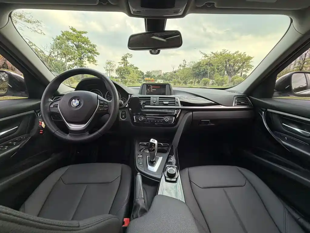BMW 3 Series — миниатюра 11