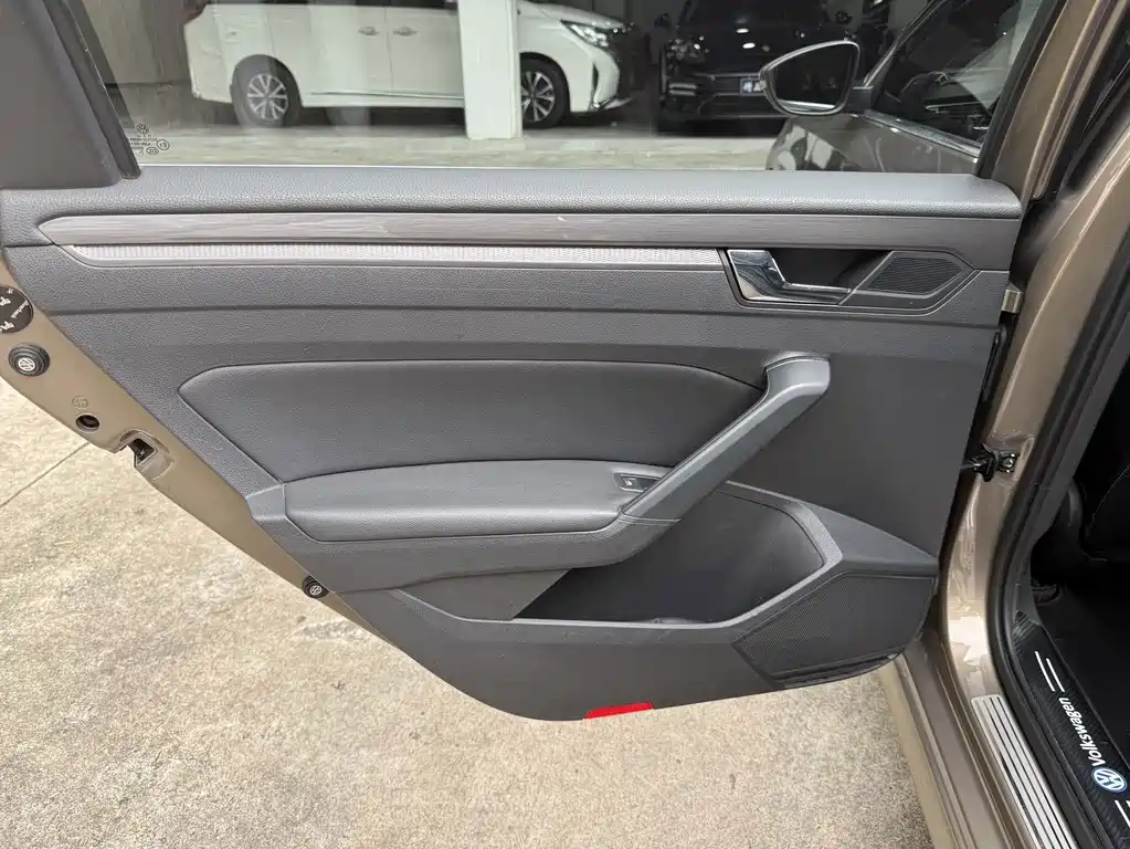 Volkswagen Passat — миниатюра 9