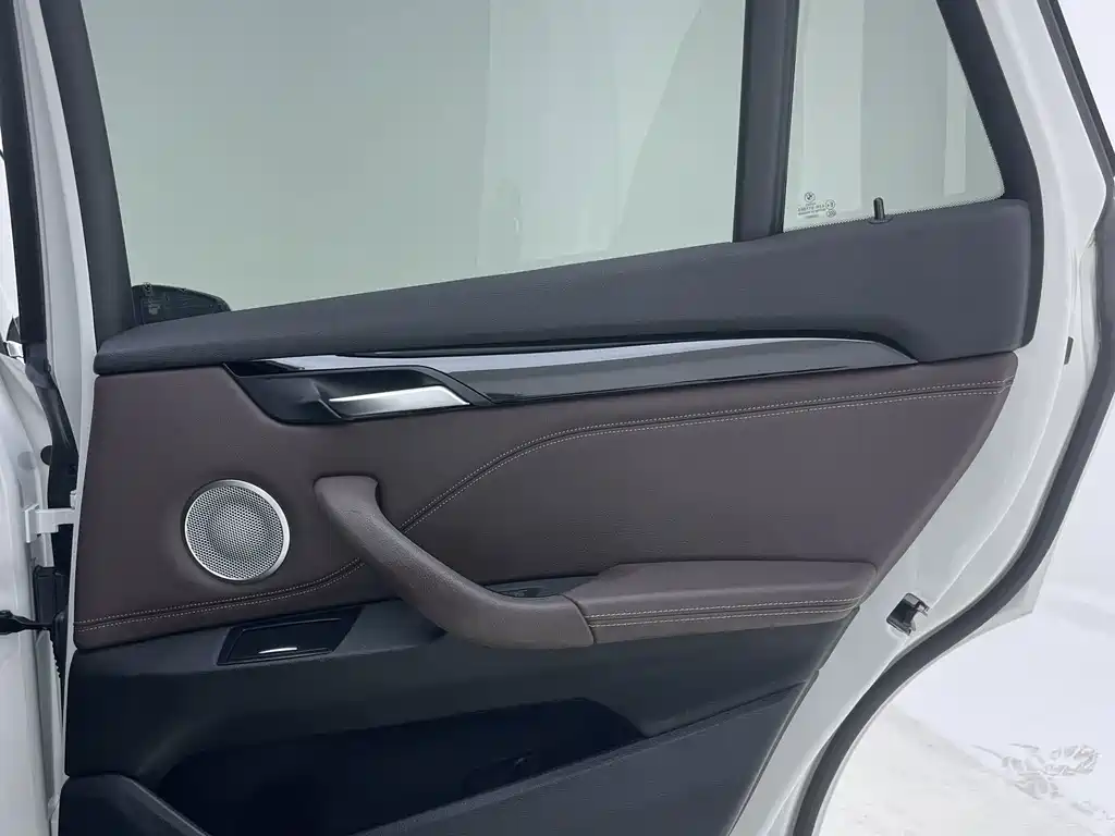 BMW X1 — миниатюра 10