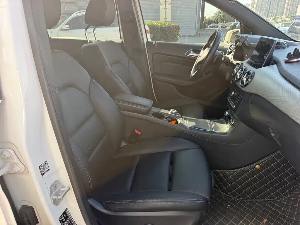 Mercedes-Benz B-Class — миниатюра 8