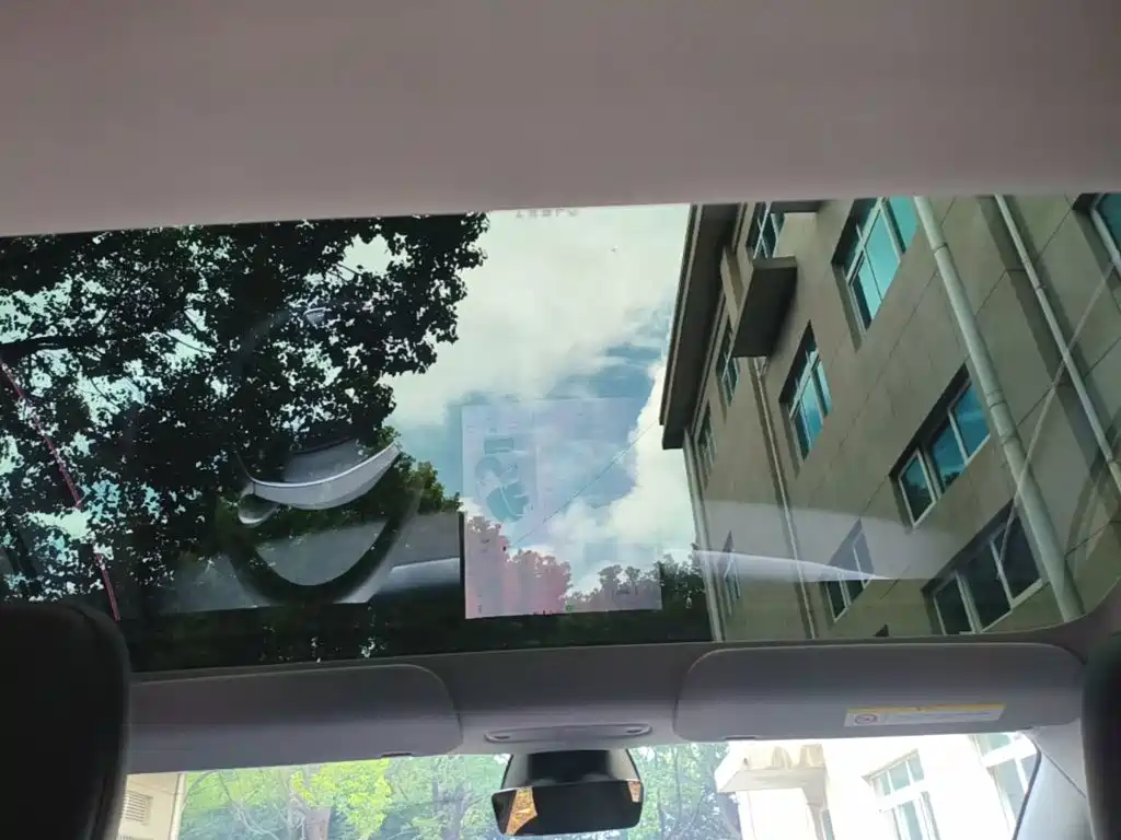 Tesla Model 3 — миниатюра 18