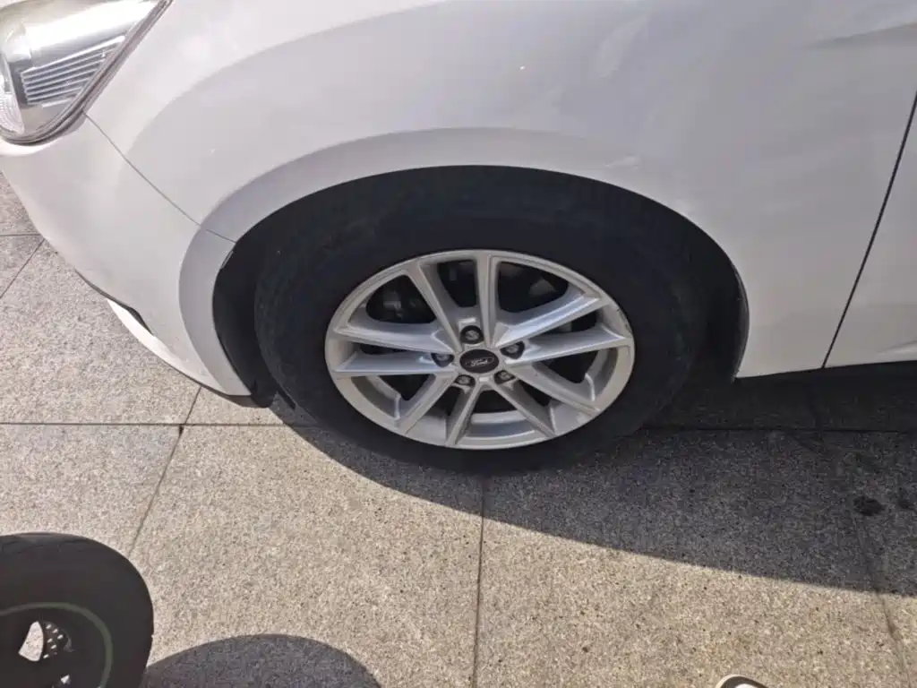 Ford Focus — миниатюра 23