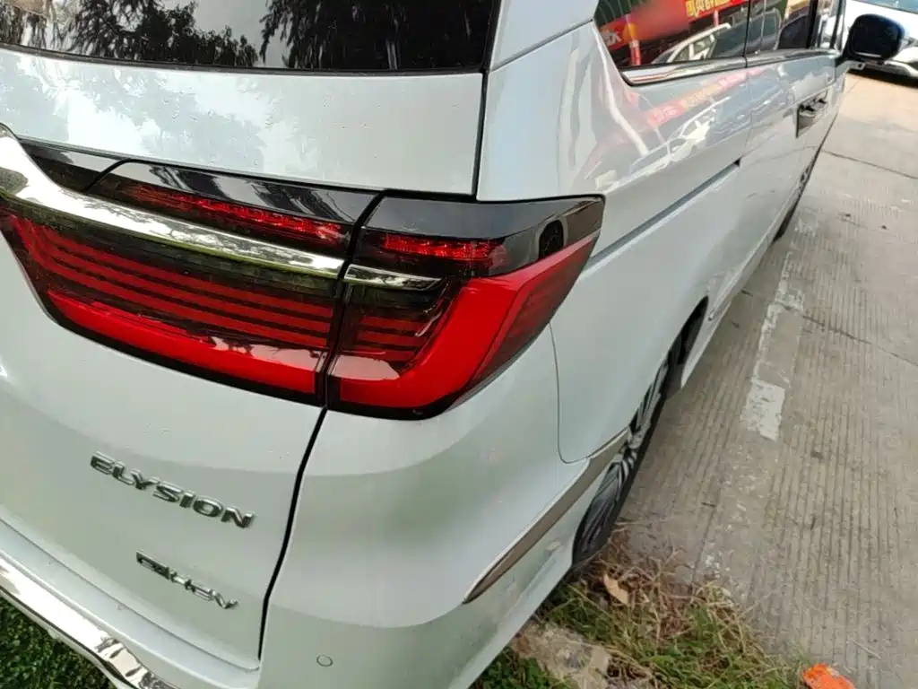 Honda Elysion — миниатюра 8