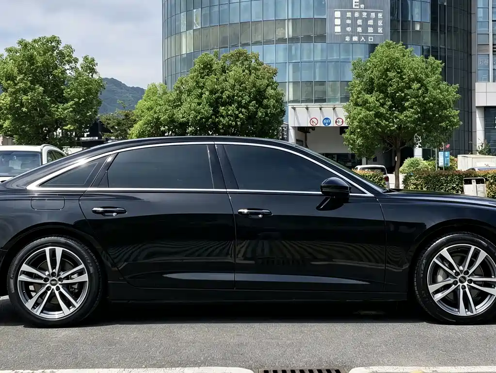 Audi A6L — миниатюра 10