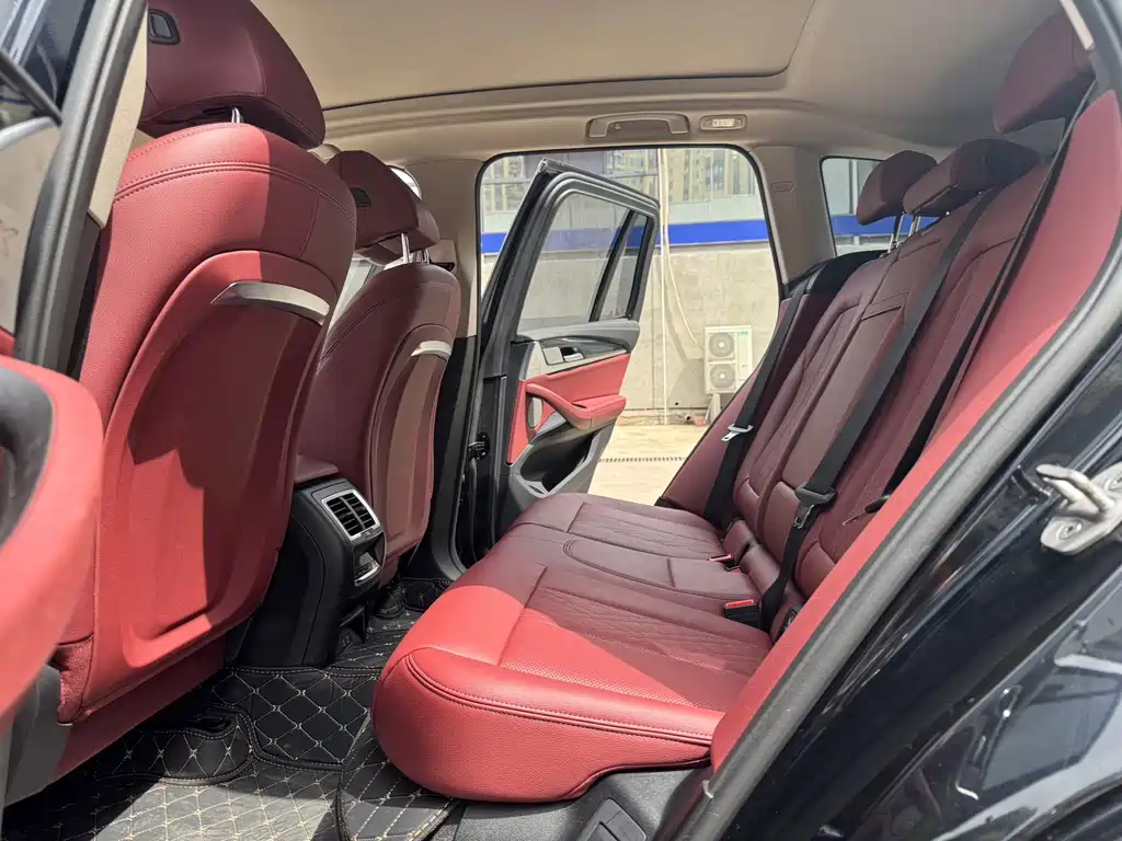 BMW iX3 — миниатюра 11