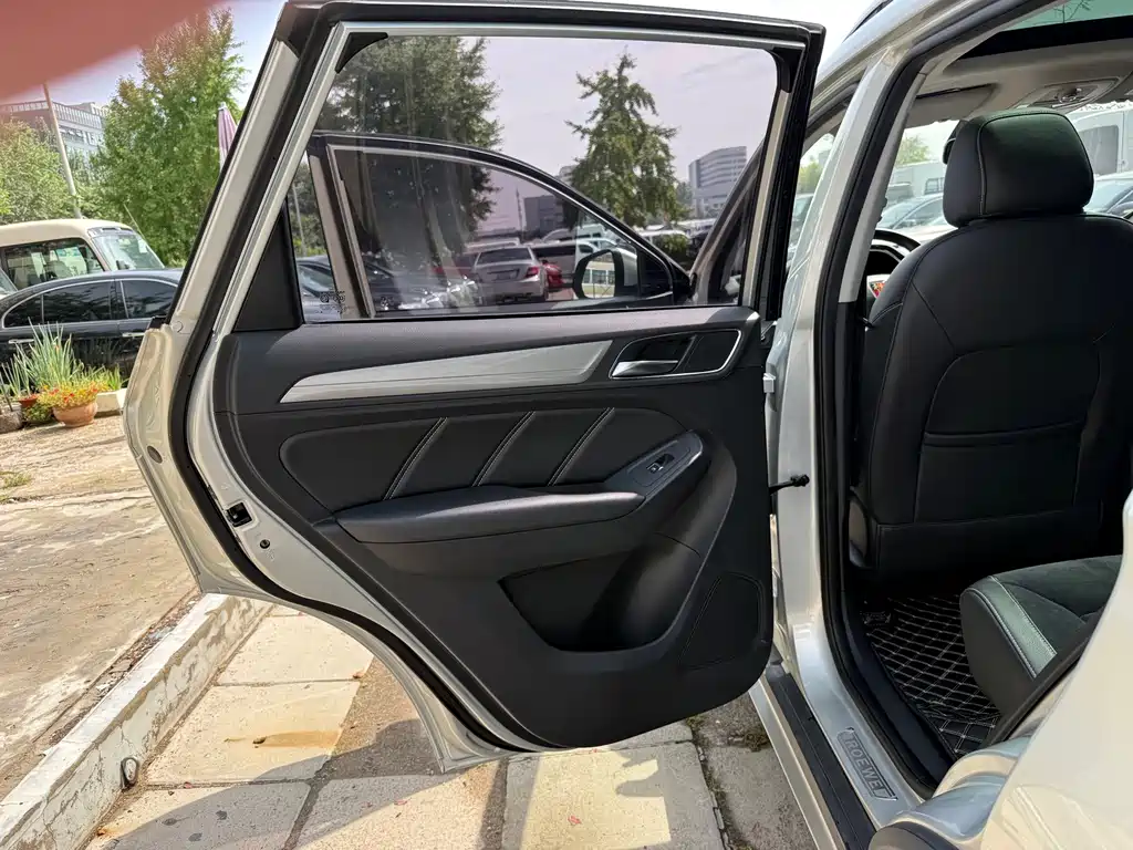 Roewe RX5 New Energy — миниатюра 14