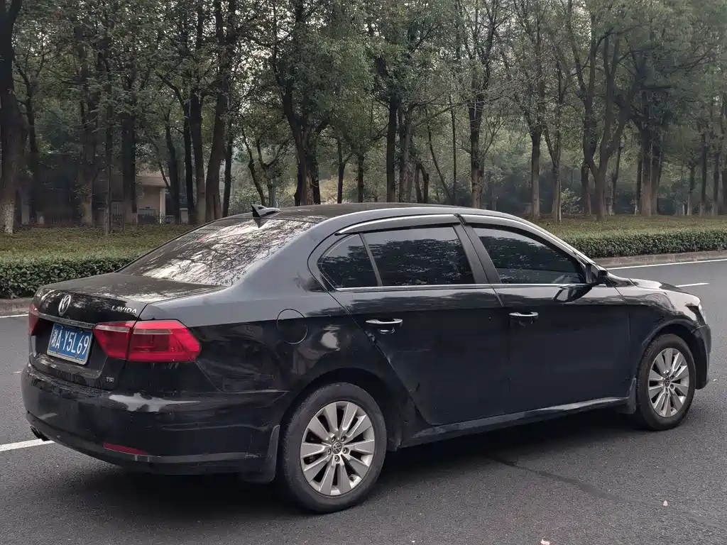 Volkswagen Lavida — миниатюра 7