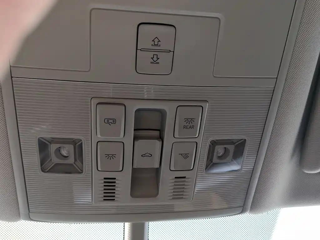 VOLKSWAGEN MAGOTAN GTE PLUG IN HYBRID