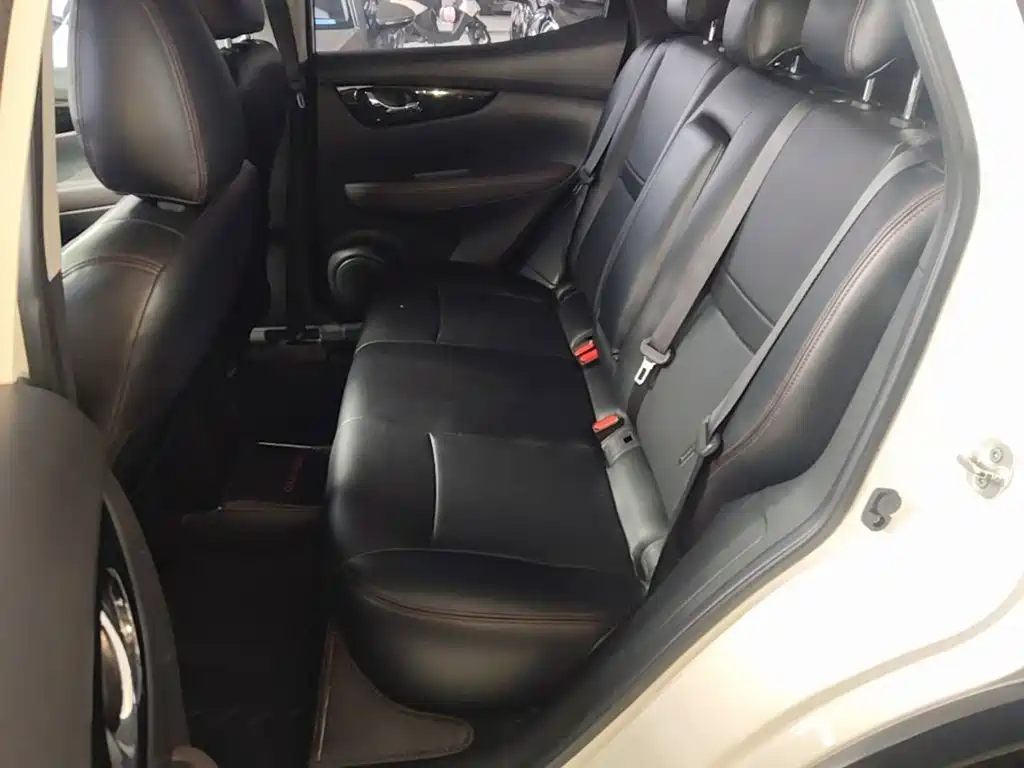 Nissan Qashqai — миниатюра 17