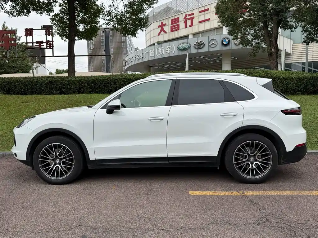 Porsche Cayenne — миниатюра 3