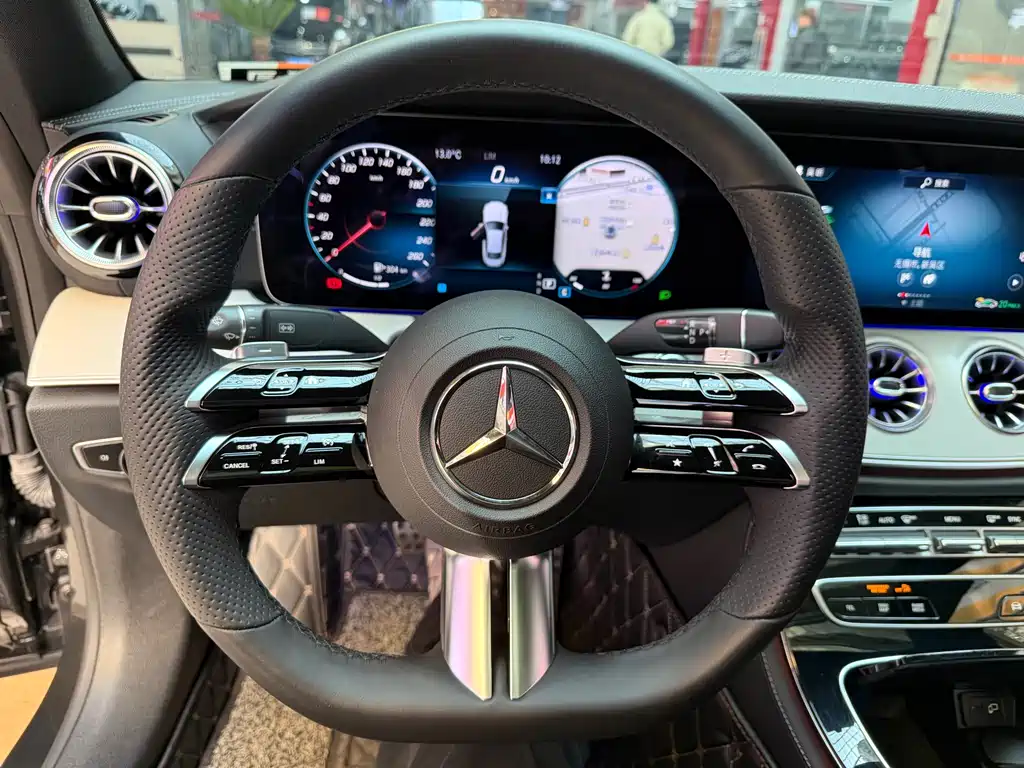 MERCEDES-BENZ E CLASS